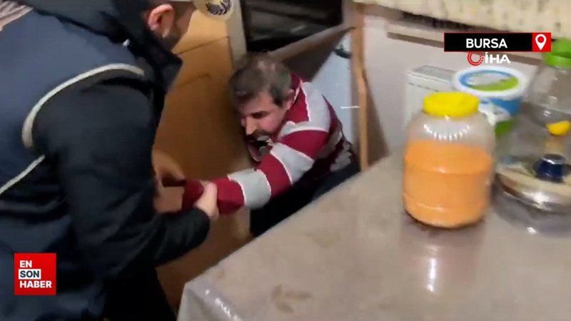 Bursa'da firari FETÖ'cü saklandığı mutfak dolabında yakalandı
