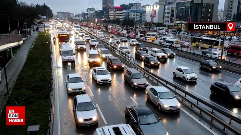 İstanbul'da trafik yoğunluğu yüzde 90'a ulaştı