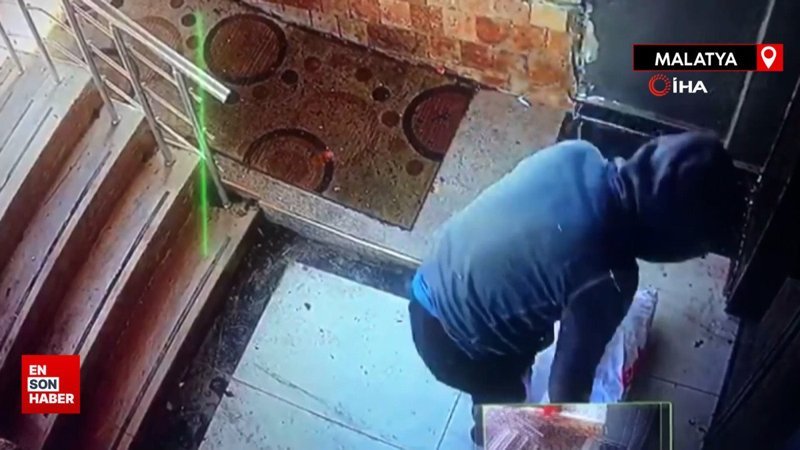 Malatya'da aynı hasarlı apartmanı ikinci kez soyan hırsızlar kamerada