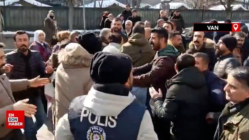 DEM Parti'den terör örgütü elebaşı Öcalan için yürüyüş