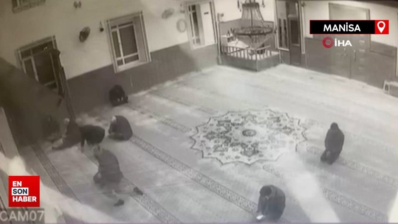 Manisa'da camideki bıçaklı kavga