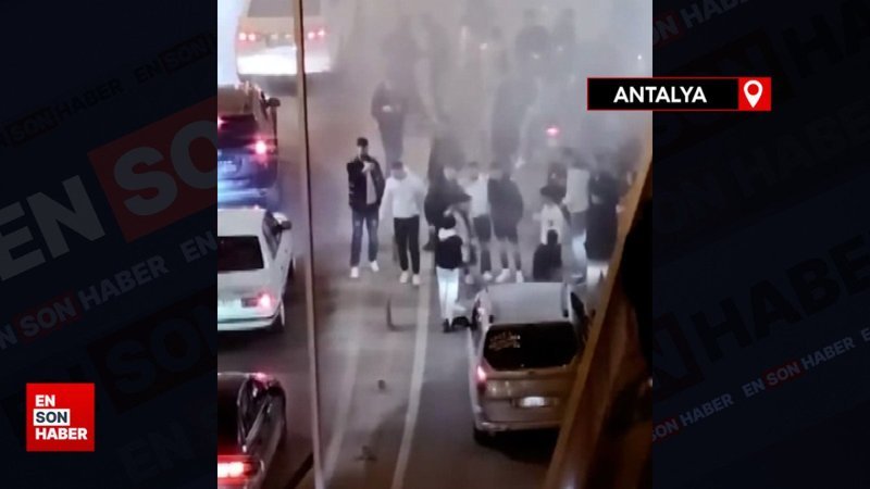 Antalya'da asker uğurlamasında yol kapattılar