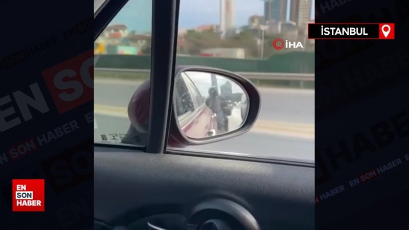 Ataşehir’de kadın sürücünün aracını tekmeleyip küfürler eden motosikletli