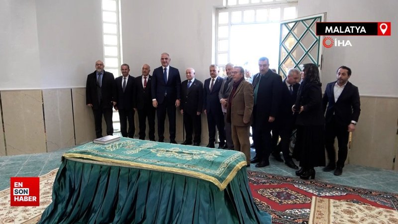 Bakan Ersoy, Malatya'da restorasyonu tamamlanan cemevini ziyaret etti