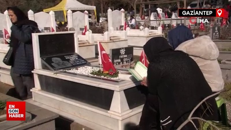 Depremde hayatını kaybedenlerin yakınları mezarlıkları ziyaret etti