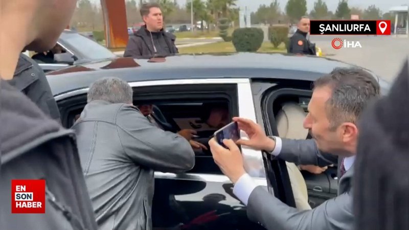 Cumhurbaşkanı Erdoğan yolda durup vatandaşlarla fotoğraf çekti