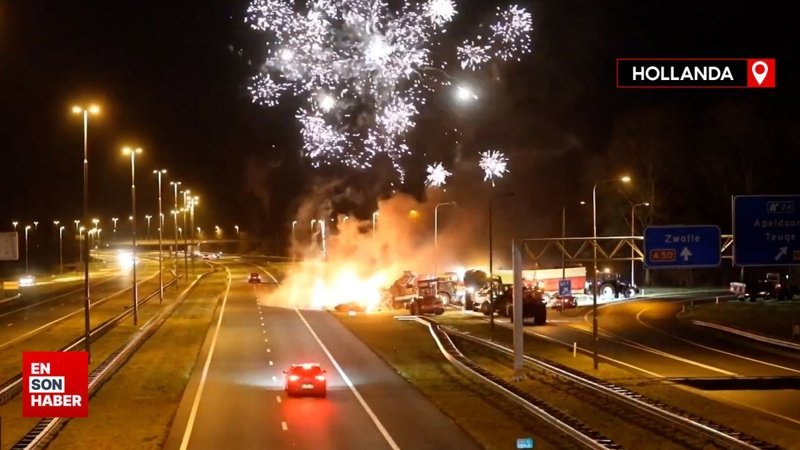 Hollandalı çiftçiler protesto için yolu kapatıp havai fişek patlattı
