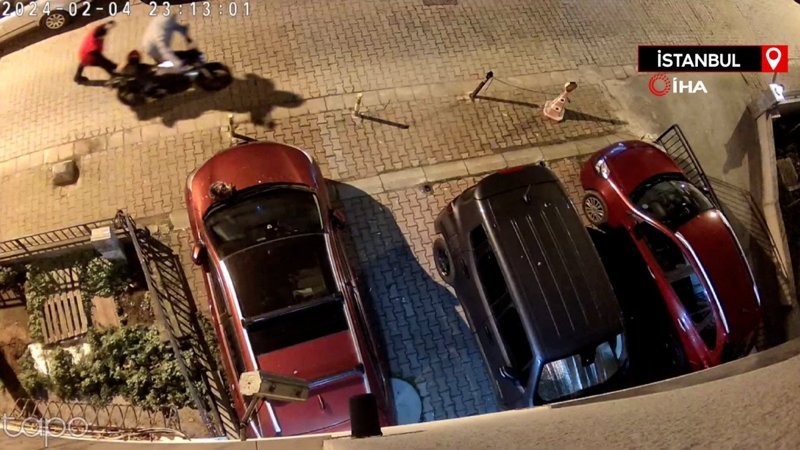 Kadıköy'de 250 bin TL'lik motosiklet hırsızlığı kamerada