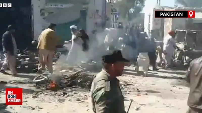Pakistan'da seçim günü öncesi bombalı saldırı