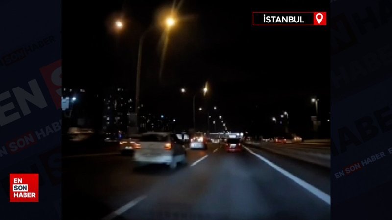 Kadıköy'de makas atarak ilerleyen sürücü kamerada