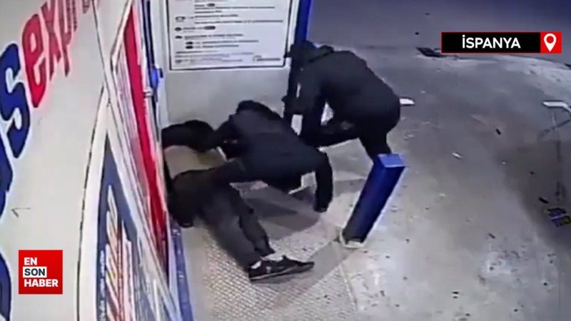 İspanya'da benzin istasyonunda dövdükleri adamı soydular