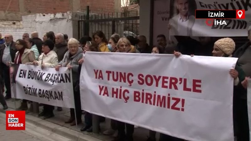 Tunç Soyer destekçilerinden CHP İzmir İl Başkanlığı önünde protesto