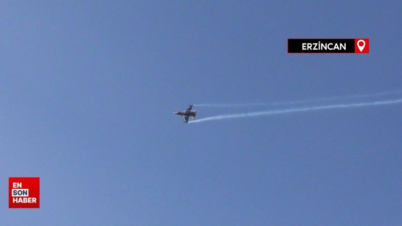 Erzincan semalarında Solotürk gösteri uçuşu yaptı