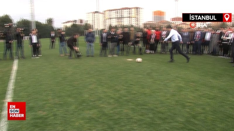 Murat Kurum, Pendikspor kalecisine karşı penaltı kullandı