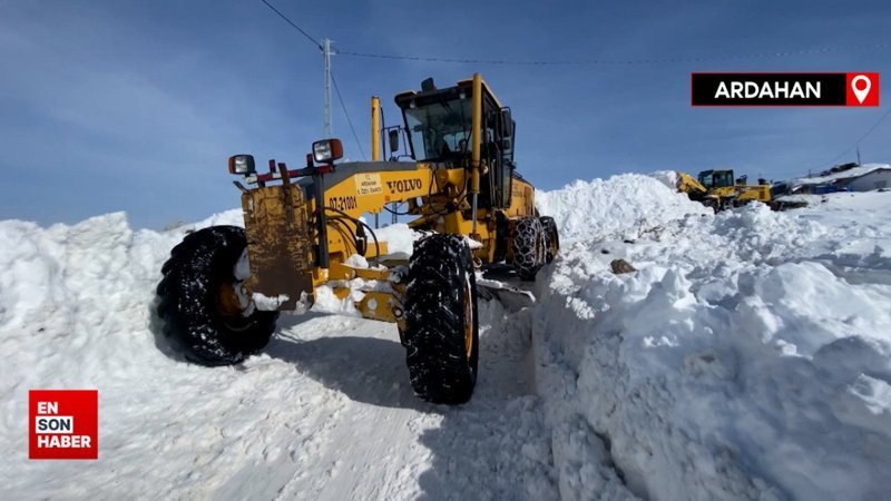 Ardahan'da karla mücadele sürüyor