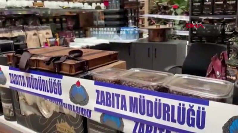 Edirne'de bardakları tükürerek temizledi