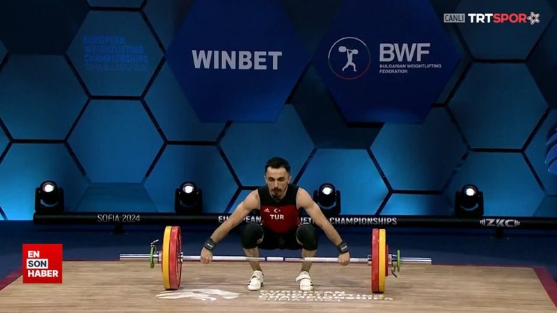 Milli halterci Muammer Şahin, Avrupa Şampiyonası'nda altın madalya kazandı