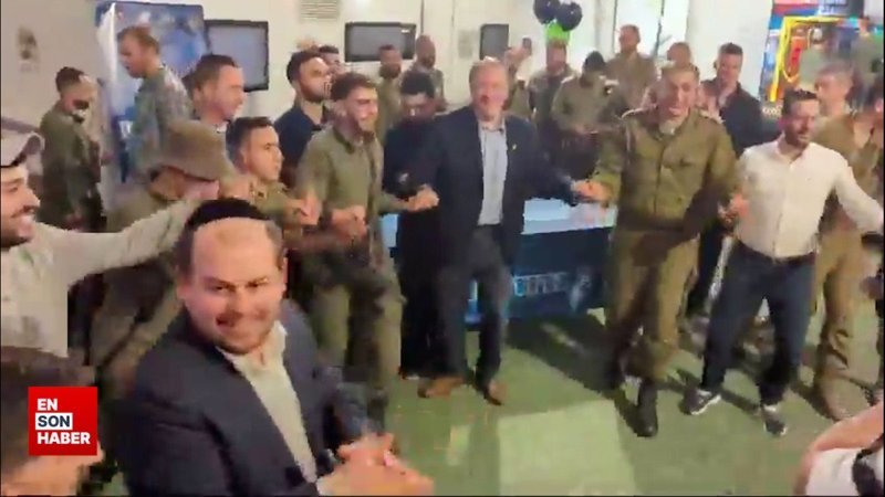 Mike Pompeo, İsrail askerleriyle eğlendi