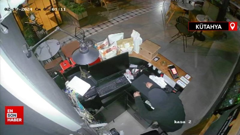 Kütahya'da kafede hırsızlık anı