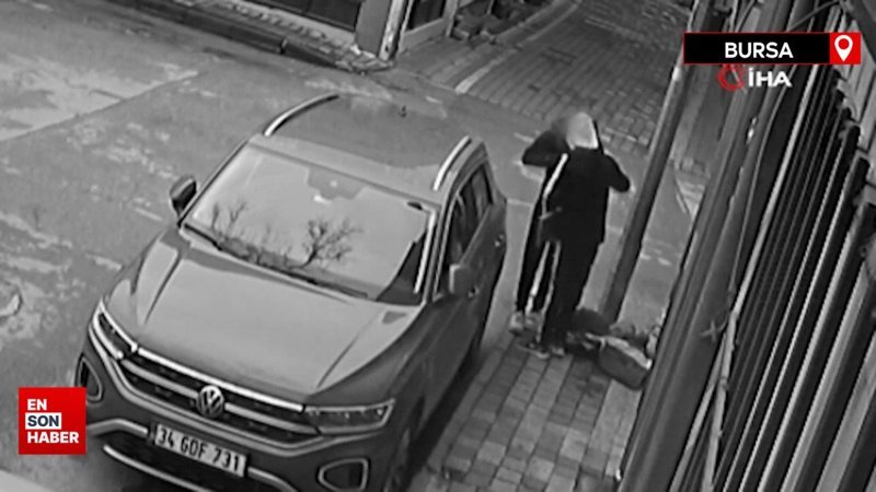 Bursa'da çaldıkları eşyaları sokakta incelerken yakalandılar