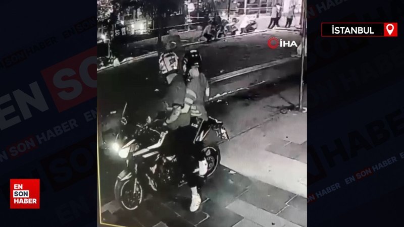 İstanbul'da sahilde oturan gence silahlı saldırı kamerada