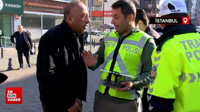 Kadıköy'de yayalara geçiş hakkı vermeyen sürücülere ceza