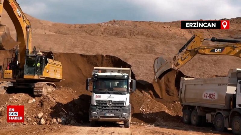 Erzincan'da heyelan riski olan toprak kütlesine müdahale çalışmaları sürüyor