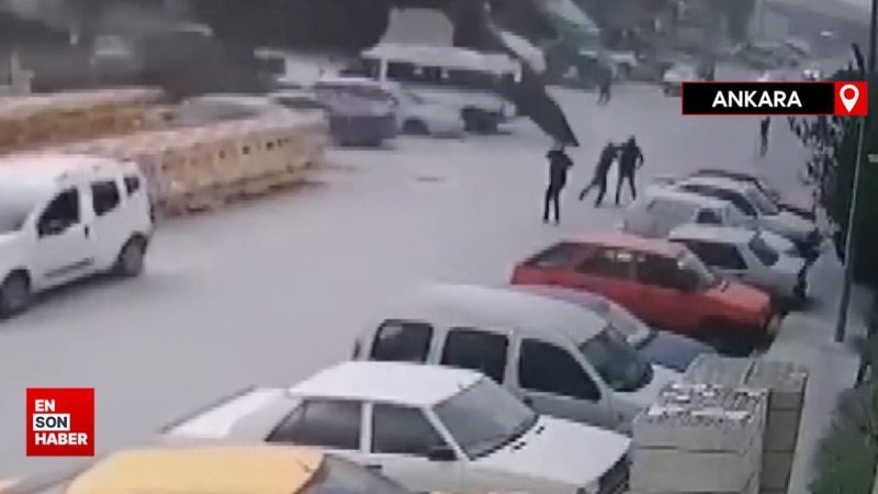 Ankara'da fırtınada uçan çatı işçiyi öldürdü