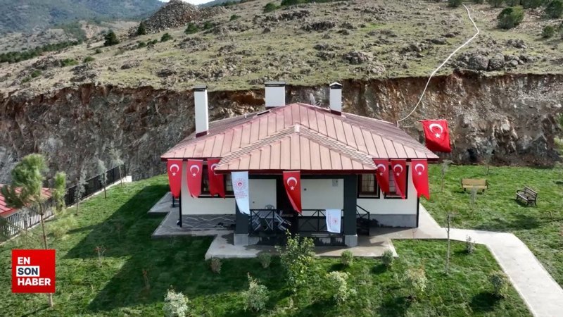 Bakan Özhaseki, depremzede şehit ailesine verdiği sözü tuttu