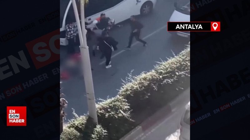 Manavgat'ta iki sürücü yol ortasında kavga etti