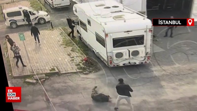 Zeytinburnu'nda mahalle bekçisi kendisine yumruk atan kişiyi bacağından vurdu