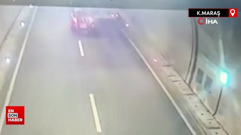 Kahramanmaraş'ta otomobil tıra ok gibi saplandı