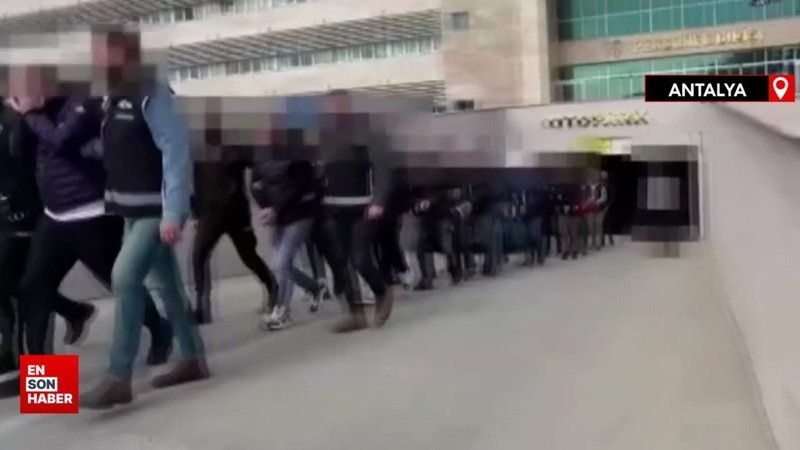 Antalya merkezli 4 ilde düzenlenen sahte içki operasyonunda 14 zanlı yakalandı