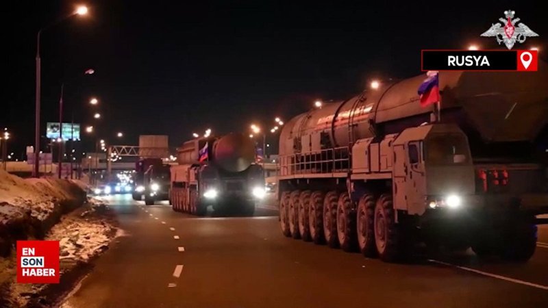 Yars füzeleri Moskova'ya sevk edildi