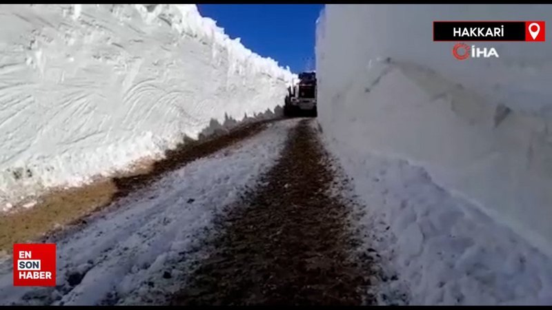 Yüksekova’da 7 metrelik kar tünellerinde çalışmalar devam ediyor