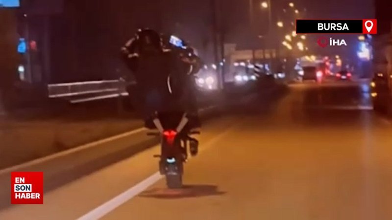 Bursa’da motosikletlinin tehlikeli yolculuğu