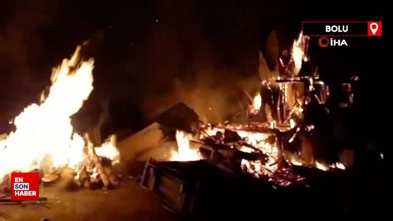 Bolu'da 3 katlı ev çıkan yangında kül oldu