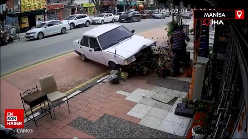 Manisa'da bir kişi üzerine gelen otomobilden kıl payı kurtuldu