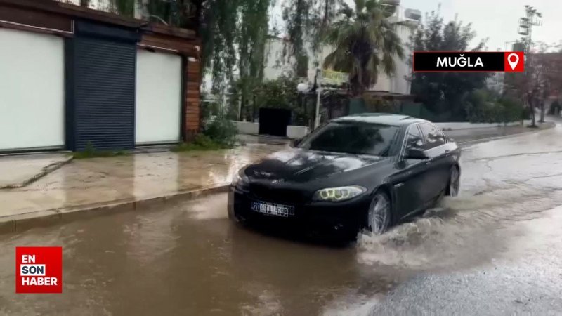 Bodrum’da sağanak ve fırtına etkili oluyor