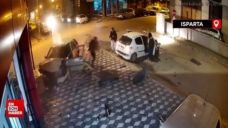 Isparta'da kaza yapan sürücü polisi görünce kaçmaya çalıştı