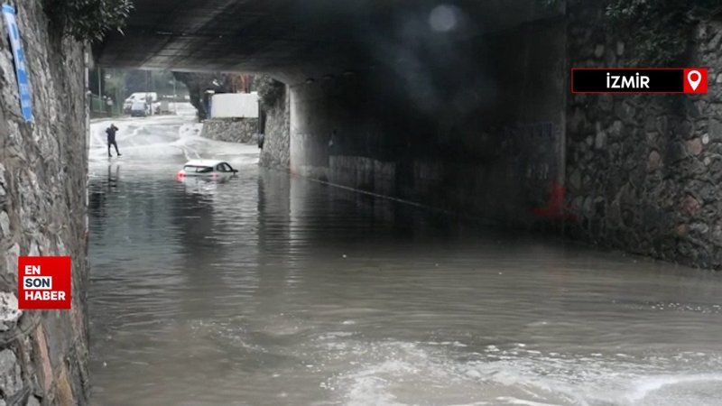 İzmir'de sağanak hayatı olumsuz etkiledi