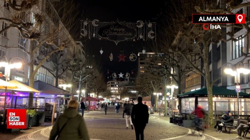 Almanya'da ilk: Frankfurt'un ana caddesi Ramazan ayı için süslendi