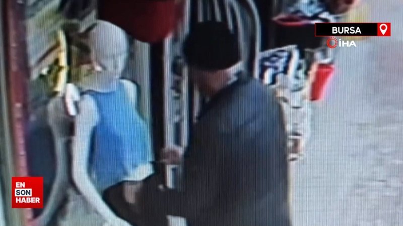 Bursa'da sevdiği cansız mankeni kucaklayıp böyle kaçırdı
