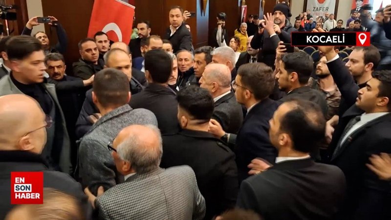 Zafer Partililerin kavga etmesi Ümit Özdağ'ı sinirlendirdi