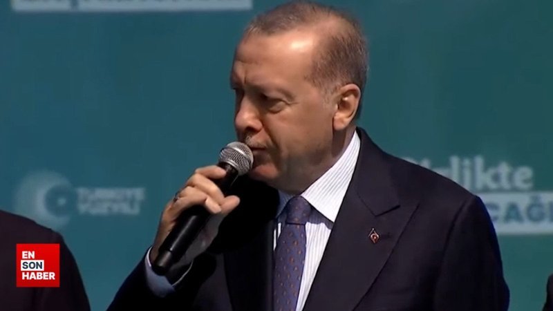 Cumhurbaşkanı Erdoğan 'Duyanlara Duymayanlara' şarkısını İzmir'de söyledi