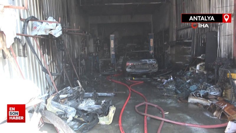 Manavgat'ta oto aksesuarı yapılan iş yeri yangında küle döndü