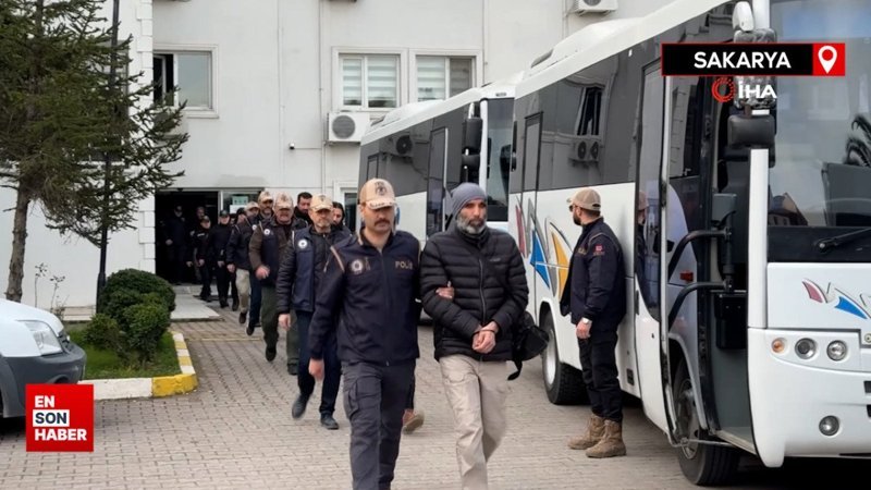 Sakarya'da yakalanan 33 DEAŞ şüphelisi adliyeye sevk edildi
