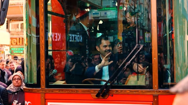 Murat Kurum'un yeni seçim şarkısı: 'Seven Ne Yapmaz'