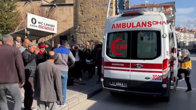 Niğde'de caddede yürürken kalp krizi geçirip hayatını kaybetti