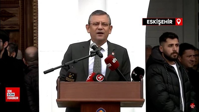 Özgür Özel: Cuma'ya da Bayram Namazına da giderim
